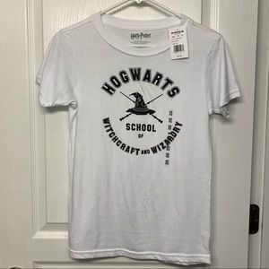 Harry Potter Hogwarts Shirt Size XS